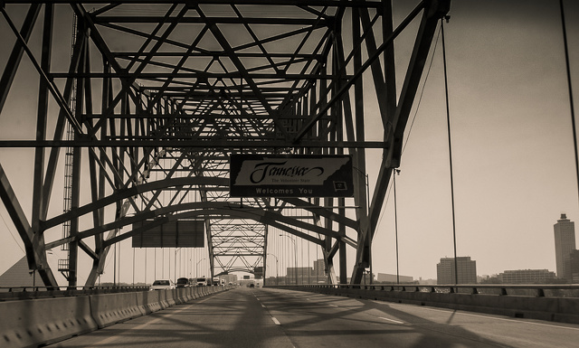 Pont Arkanssas - Tennessee N&B.jpg